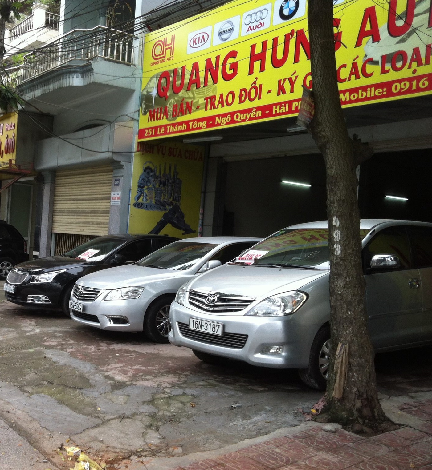 Cửa hàng ô tô cũ Hải Phòng Quang Hưng Auto